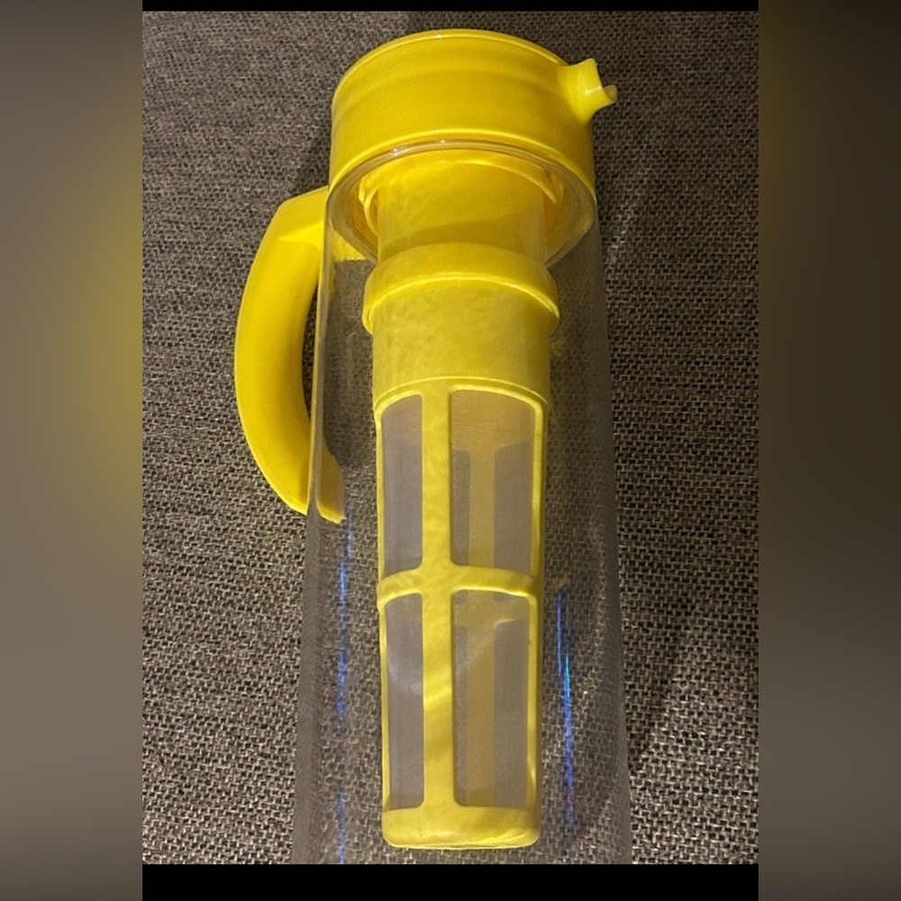 Teavana 2 Quart Iced Tea Infuser PBA Free Keep Upright Or On Side In Fridge!